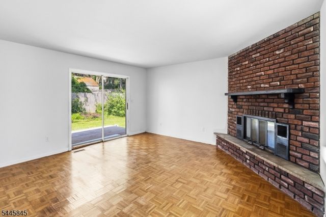 48 Malapardis Rd, Morris Plains Boro, NJ 07950