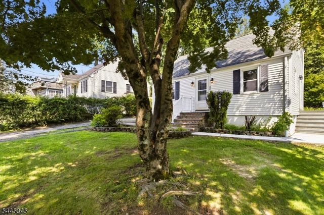 48 Malapardis Rd, Morris Plains Boro, NJ 07950