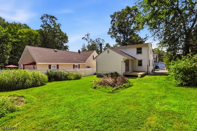 48 Malapardis Rd, Morris Plains Boro, NJ 07950