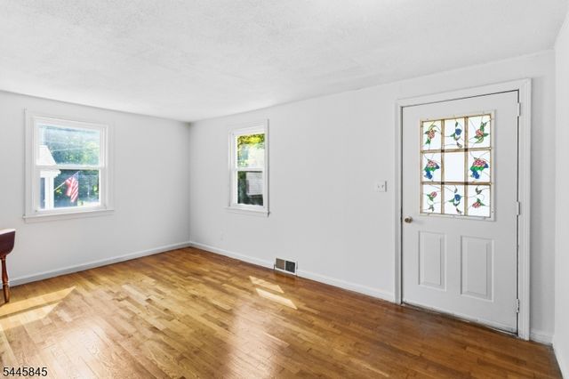 48 Malapardis Rd, Morris Plains Boro, NJ 07950