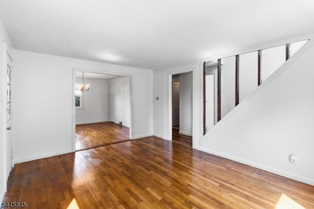 48 Malapardis Rd, Morris Plains Boro, NJ 07950