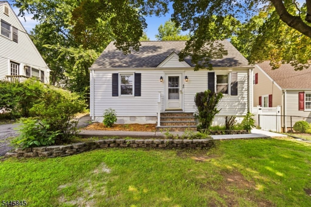 48 Malapardis Rd, Morris Plains Boro, NJ 07950