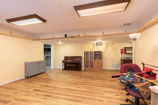 3861 W Lark Street, Springfield, MO 65810