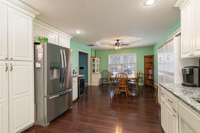 3861 W Lark Street, Springfield, MO 65810