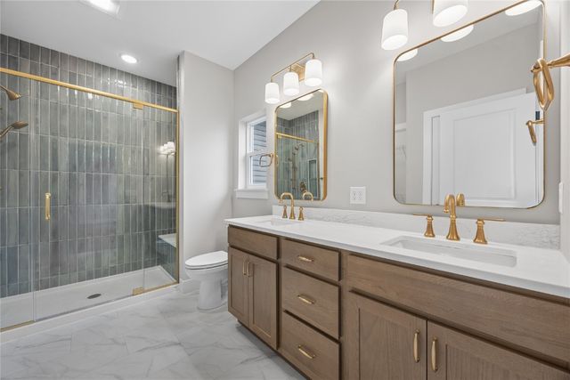 8806 Zeppelin Avenue NE, Cedar Rapids, IA 52402