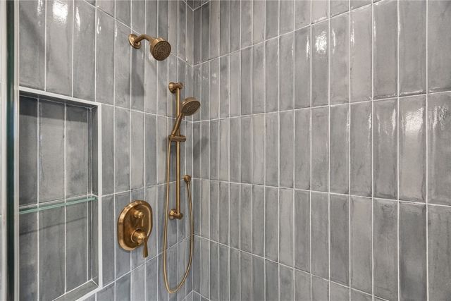 8806 Zeppelin Avenue NE, Cedar Rapids, IA 52402