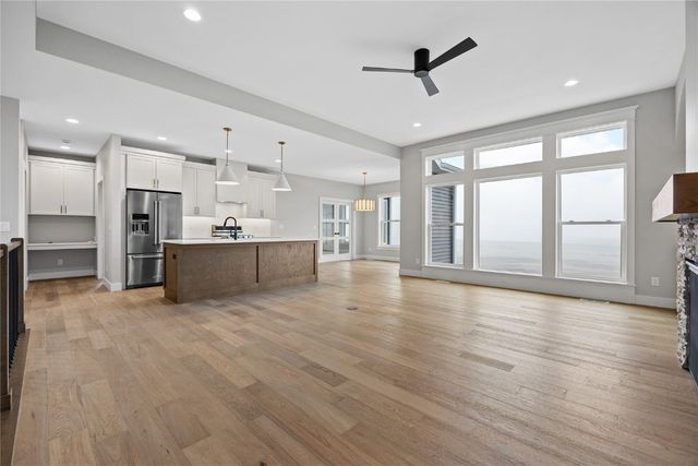 8806 Zeppelin Avenue NE, Cedar Rapids, IA 52402