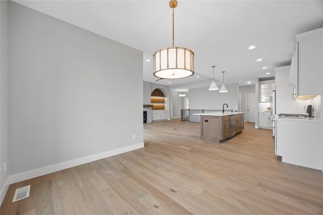 8806 Zeppelin Avenue NE, Cedar Rapids, IA 52402