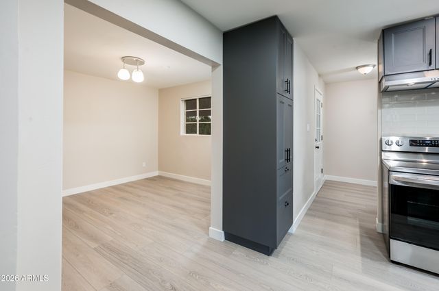 2111 W SOLANO Drive, Phoenix, AZ 85015