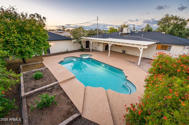 2111 W SOLANO Drive, Phoenix, AZ 85015