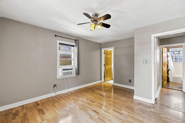 4858 N Iroquois AVENUE, Glendale, WI 53217