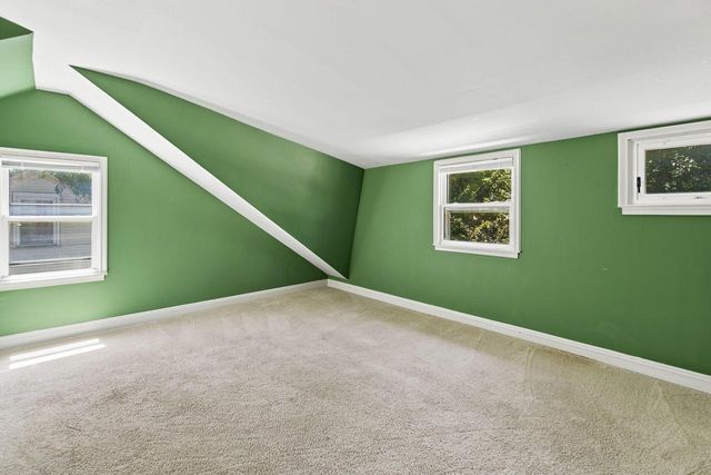 4858 N Iroquois AVENUE, Glendale, WI 53217