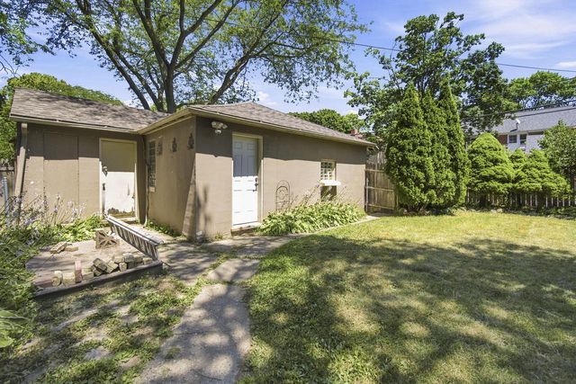 4858 N Iroquois AVENUE, Glendale, WI 53217