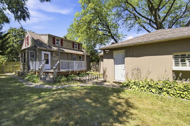 4858 N Iroquois AVENUE, Glendale, WI 53217