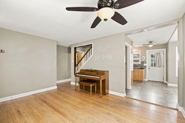 4858 N Iroquois AVENUE, Glendale, WI 53217