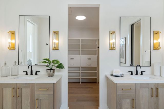 3749 Brookside Drive, Chaska, MN 55318