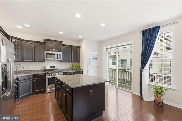 9511 SMITHVIEW PL, Lanham, MD 20706