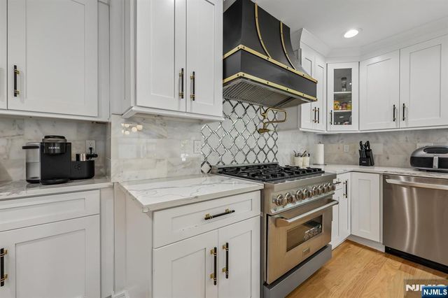 676 Ridgewood Avenue, Oradell, NJ 07649