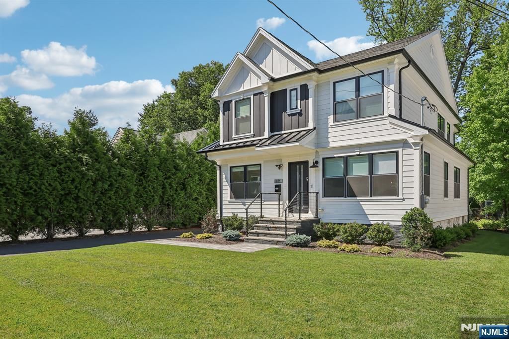 676 Ridgewood Avenue, Oradell, NJ 07649
