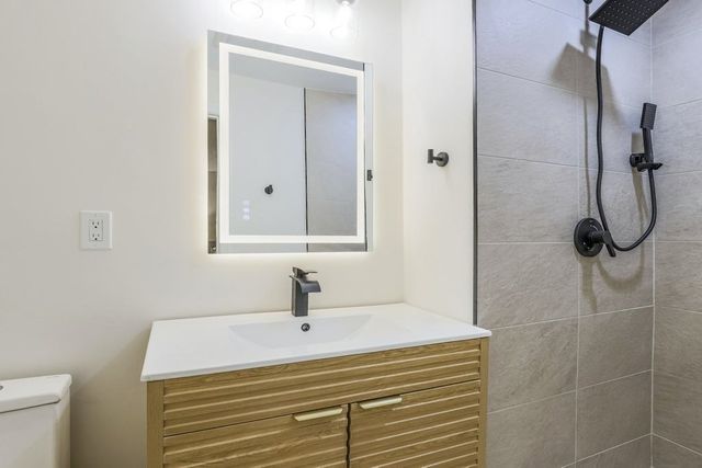 15 Bosworth Rd, Framingham, MA 01701