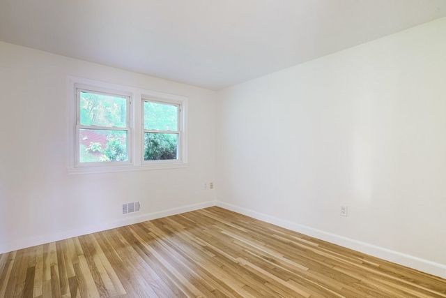 15 Bosworth Rd, Framingham, MA 01701