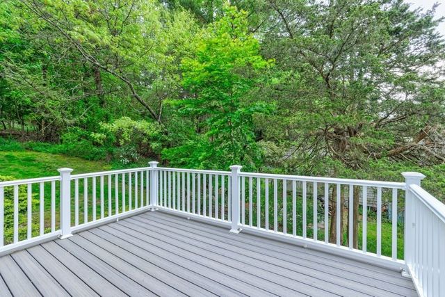 15 Bosworth Rd, Framingham, MA 01701