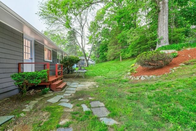 15 Bosworth Rd, Framingham, MA 01701