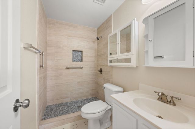 10104 Chapel Glen Terrace, Fort Worth, TX 76116