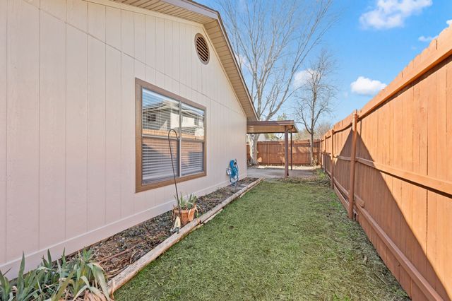 10104 Chapel Glen Terrace, Fort Worth, TX 76116