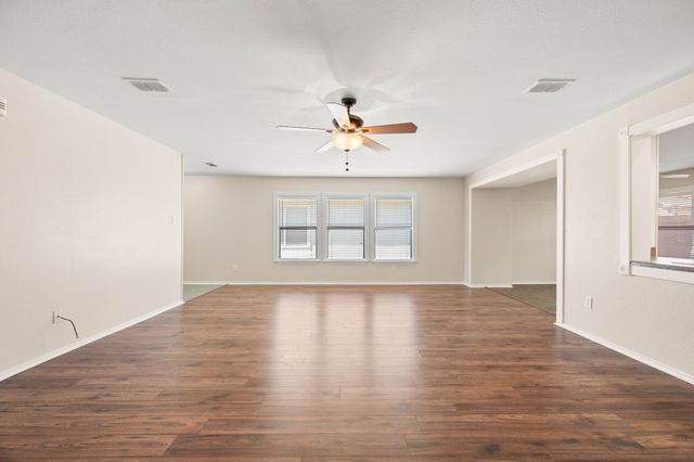 10104 Chapel Glen Terrace, Fort Worth, TX 76116