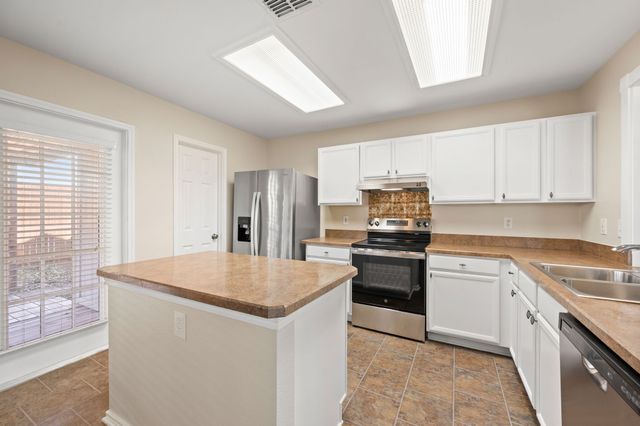 10104 Chapel Glen Terrace, Fort Worth, TX 76116