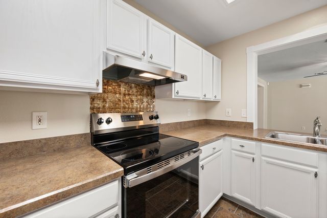 10104 Chapel Glen Terrace, Fort Worth, TX 76116