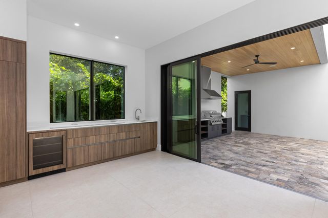 827 SE 2nd Avenue, Delray Beach, FL 33483
