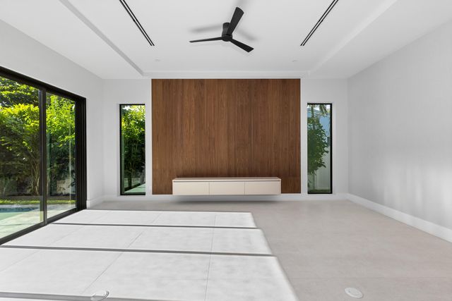 827 SE 2nd Avenue, Delray Beach, FL 33483