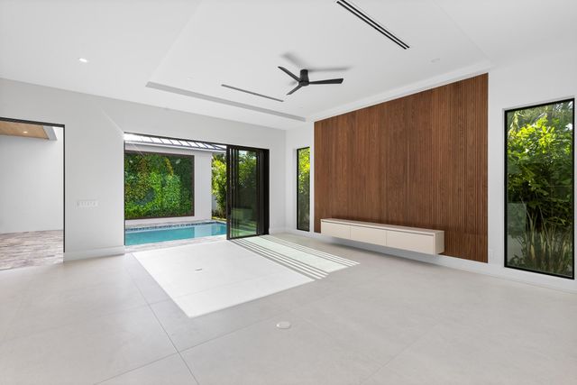 827 SE 2nd Avenue, Delray Beach, FL 33483