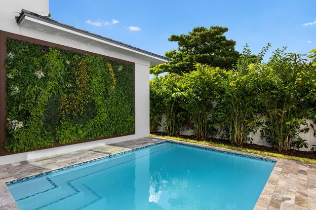 827 SE 2nd Avenue, Delray Beach, FL 33483