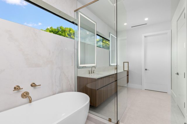 827 SE 2nd Avenue, Delray Beach, FL 33483