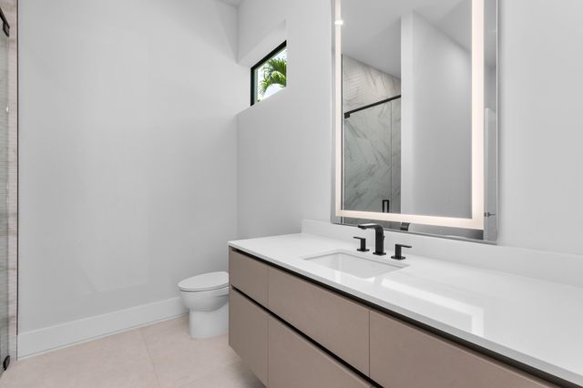 827 SE 2nd Avenue, Delray Beach, FL 33483