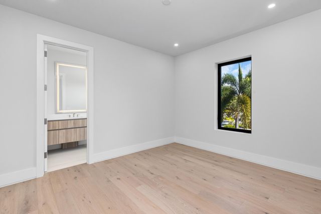 827 SE 2nd Avenue, Delray Beach, FL 33483