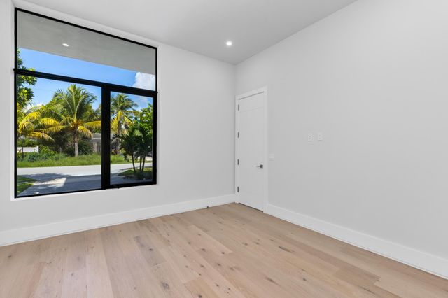 827 SE 2nd Avenue, Delray Beach, FL 33483