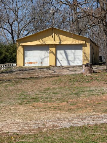 20250 S 1485 Road, Stockton, MO 65785