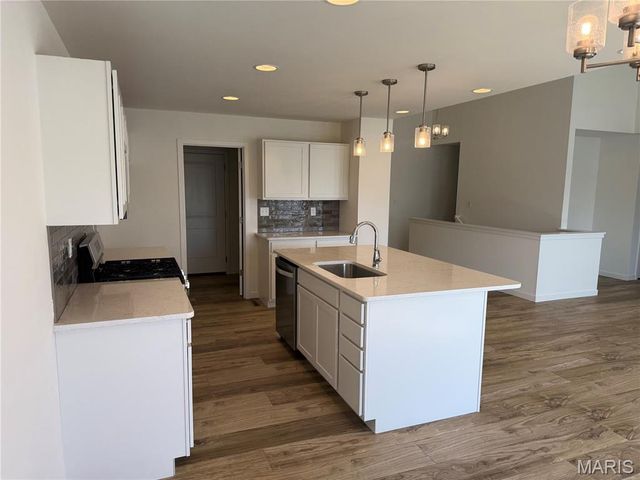 2040 Central Park Drive Drive, Troy, MO 63379
