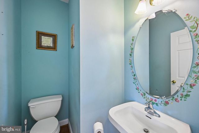 404 COUNTRY EDGE CIR, Downingtown, PA 19335