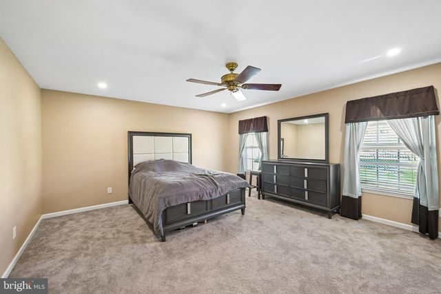 404 COUNTRY EDGE CIR, Downingtown, PA 19335