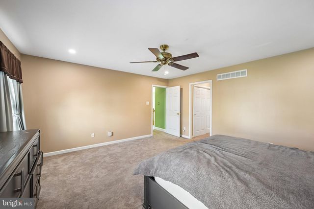 404 COUNTRY EDGE CIR, Downingtown, PA 19335