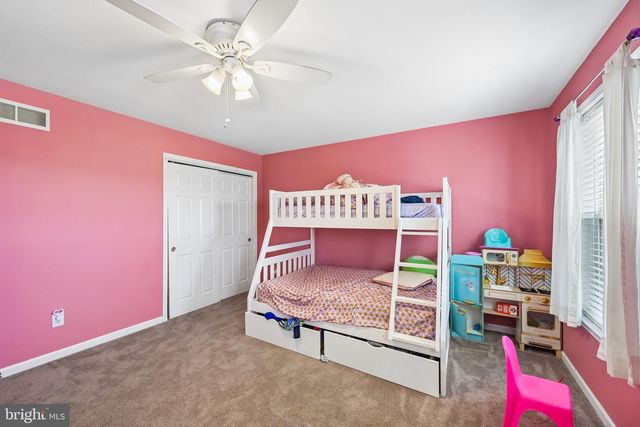 404 COUNTRY EDGE CIR, Downingtown, PA 19335