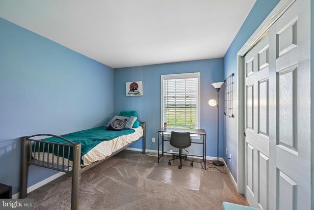 404 COUNTRY EDGE CIR, Downingtown, PA 19335