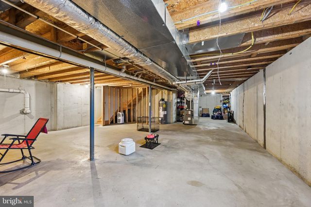 404 COUNTRY EDGE CIR, Downingtown, PA 19335