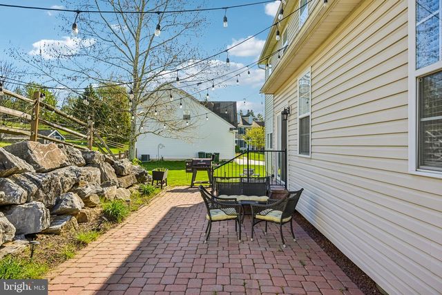 404 COUNTRY EDGE CIR, Downingtown, PA 19335