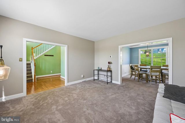 404 COUNTRY EDGE CIR, Downingtown, PA 19335